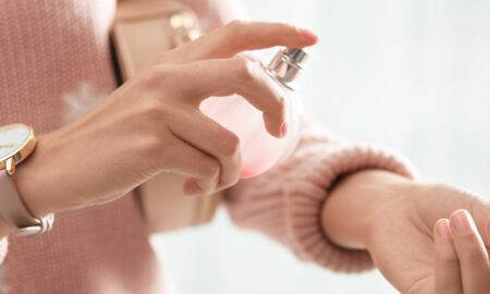 Secretul aromaterapiei! Parfumul pe care-l porți te poate scăpa de durerile de cap
