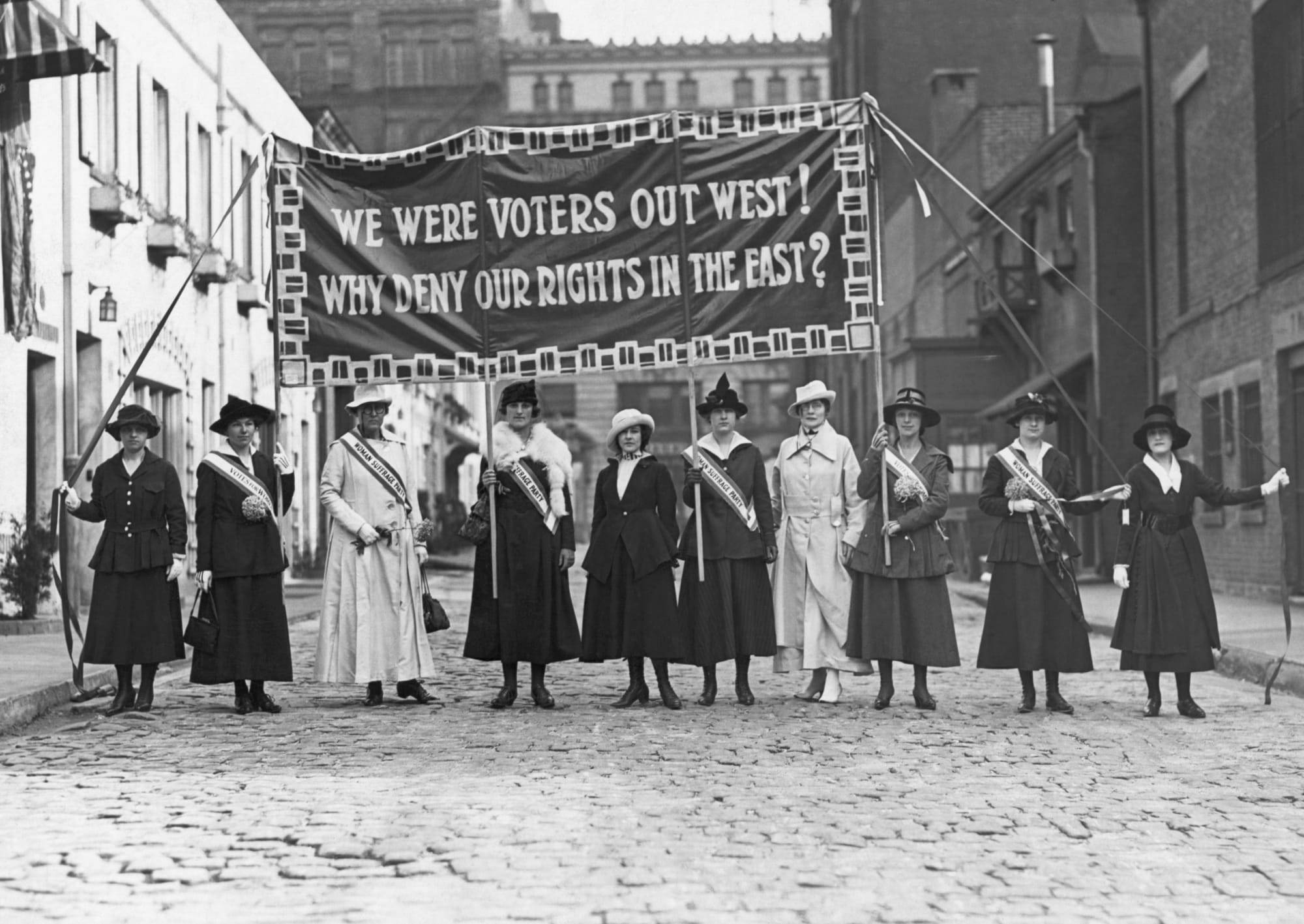 Mișcarea drepturilor femeilor a început ca „Mișcare a sufragetelor”