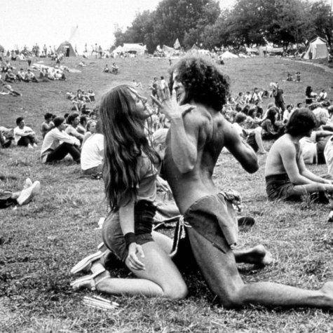Revoluția sexuală a anilor 1960. Libertatea trupului între hippie, muzică psihedelică și anticoncepționale