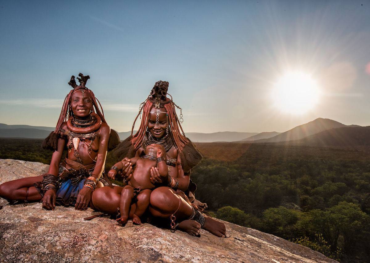 Oamenii Himba, tribul care nu se spală