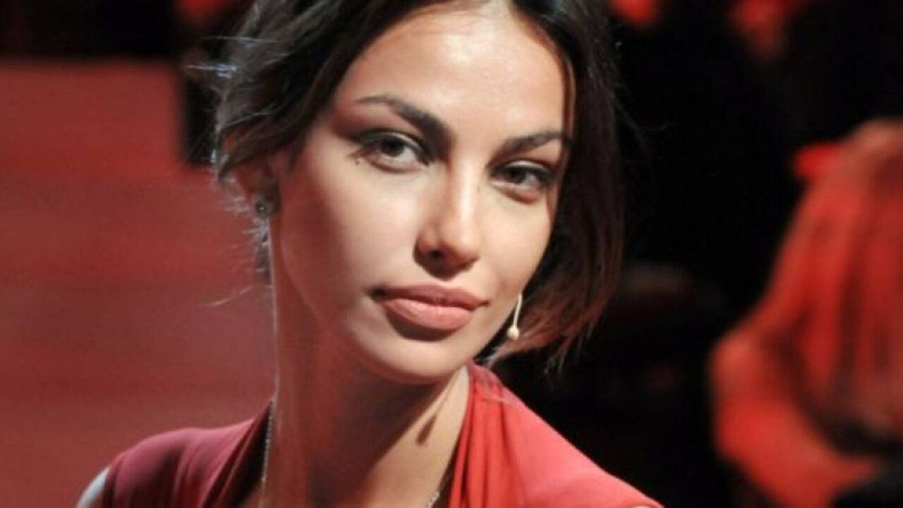 MÄƒdÄƒlina Ghenea VorbeÈ™te Despre DespÄƒrÈ›irea De Matei Stratan TatÄƒl FetiÅ£ei Ei Monden