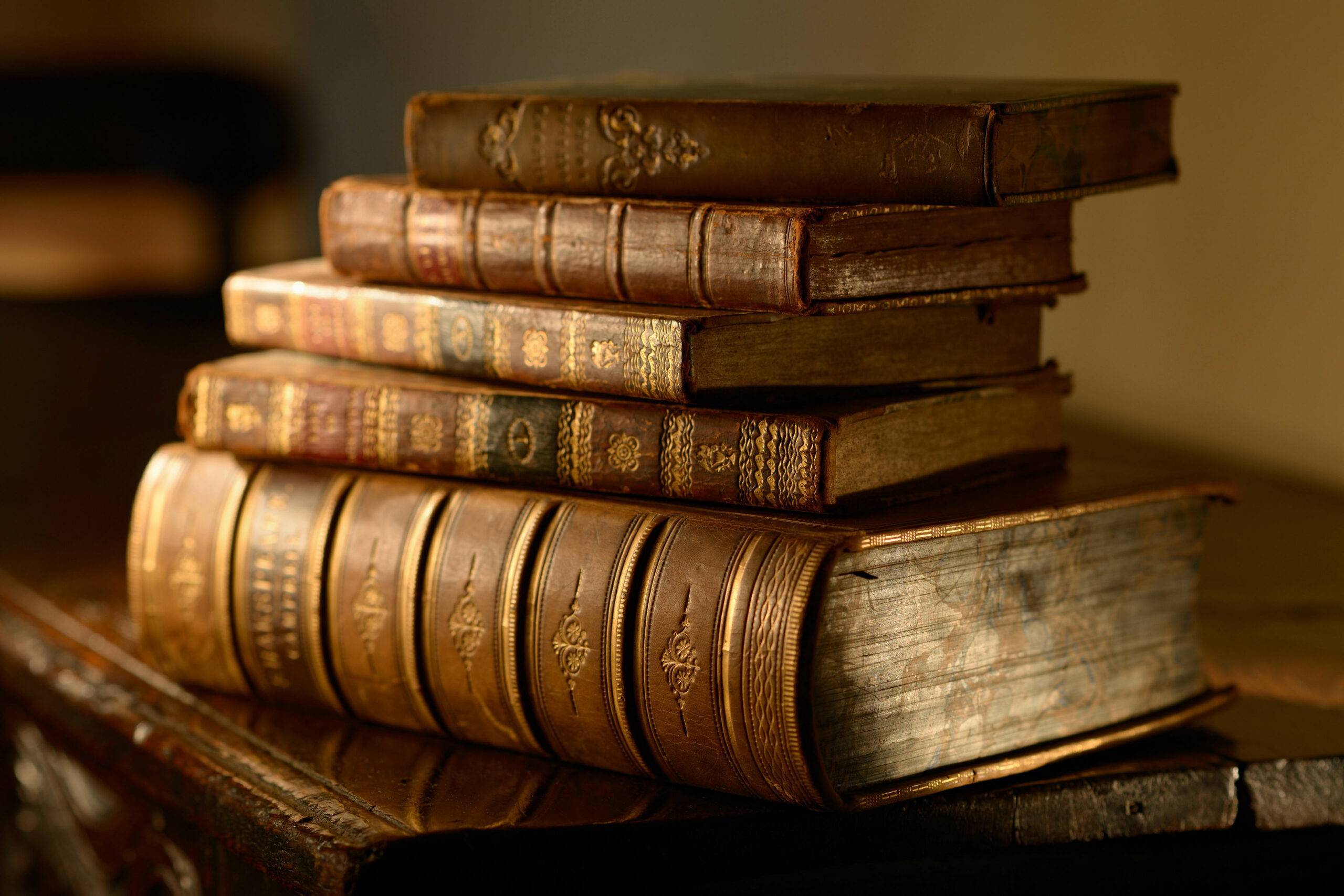 De ce paginile de cărții devin galbene în timp