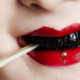 Dinții înnegriți: un semn tradițional japonez de frumusețe