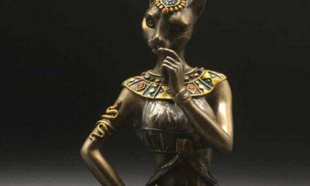 Bastet, zeița egipteană a casei, domesticității, secretelor femeilor, pisicilor, fertilității și nașterii