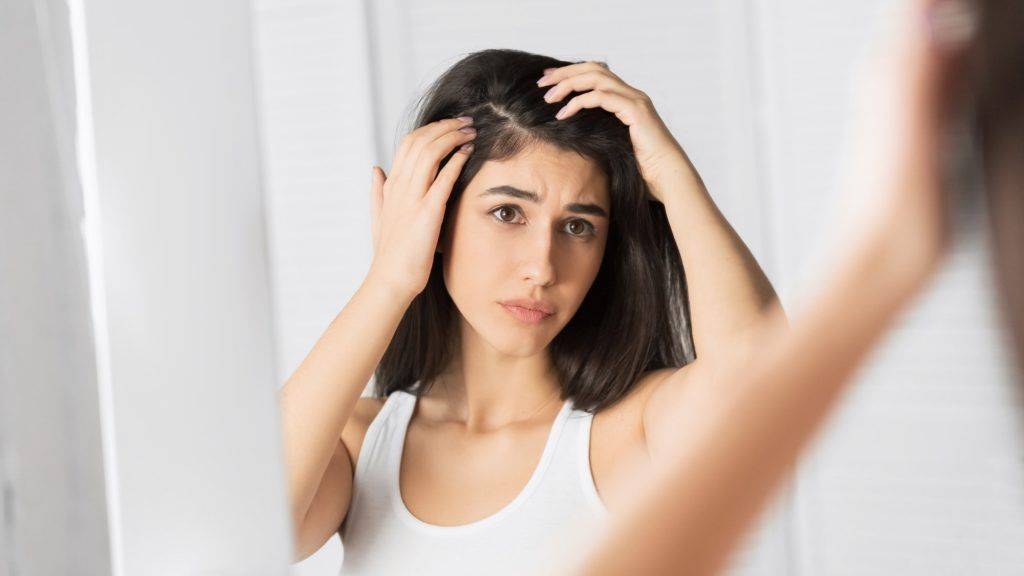 7 motive ale pierderii masive a părului