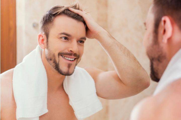10 moduri de a opri căderea părului la bărbați