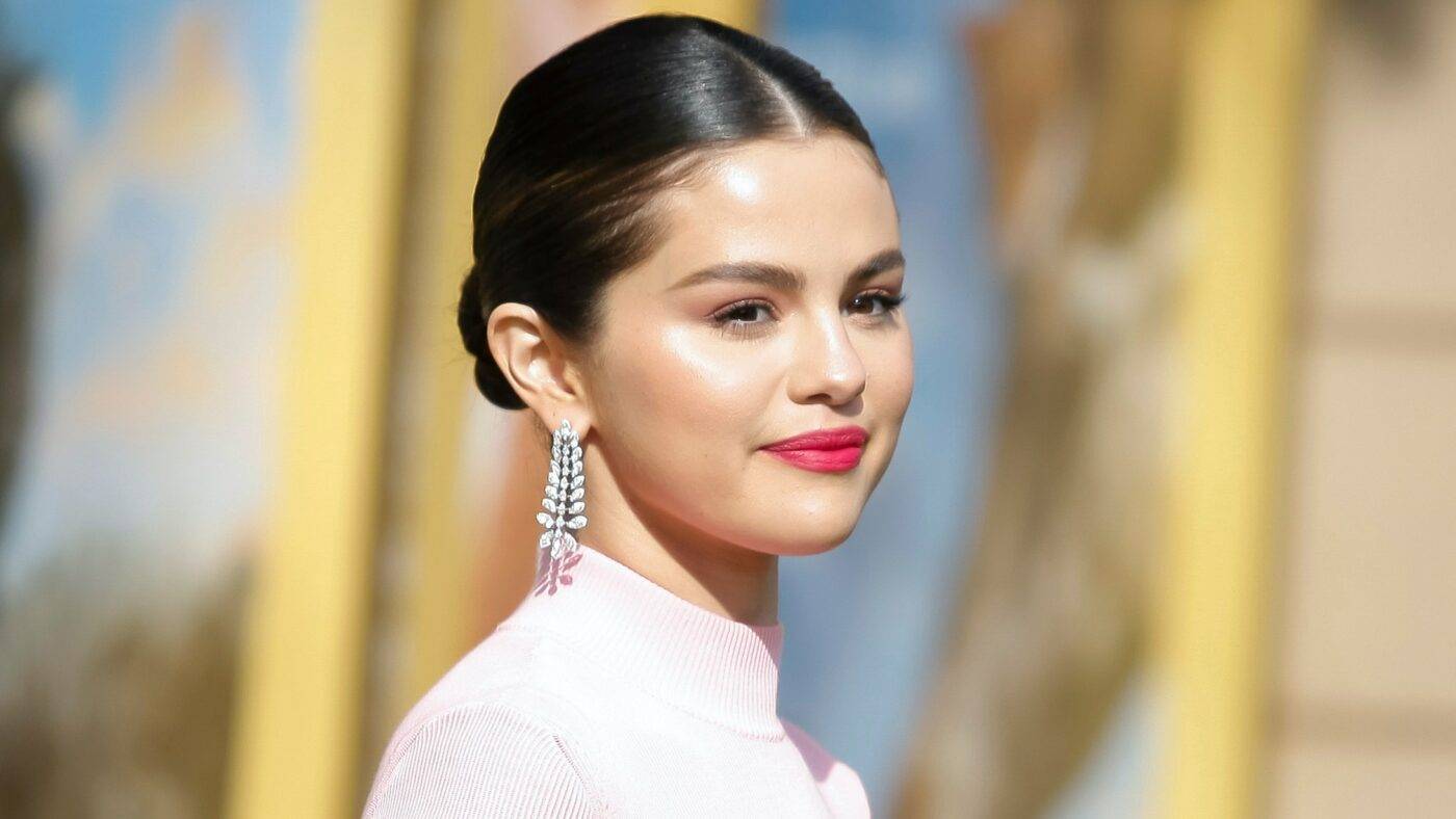 Selena Gomez și-a lansat propria linie de cosmetice. Află tot ce trebuie să știi despre produsele ei