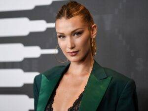 Bella Hadid uimește pe toată lumea! Femeia l-a înlocuit pe The Weeknd cu nepotul unui actor celebru