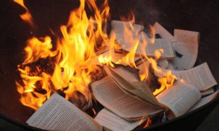 Cărți arse. Istoria literaturii interzise