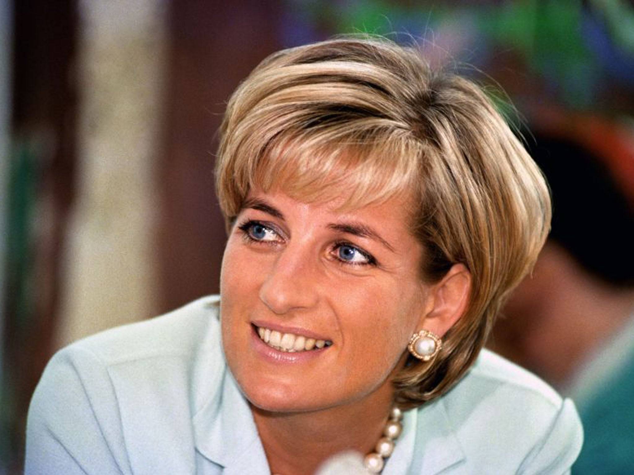 Motivul pentru care Prințesa Diana și-a tuns părul scurt la începutul anilor 90'