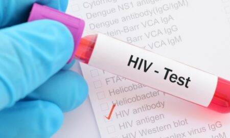 Oamenii de știință se apropie de combaterea HIV. Au identificat pașii critici în infecție