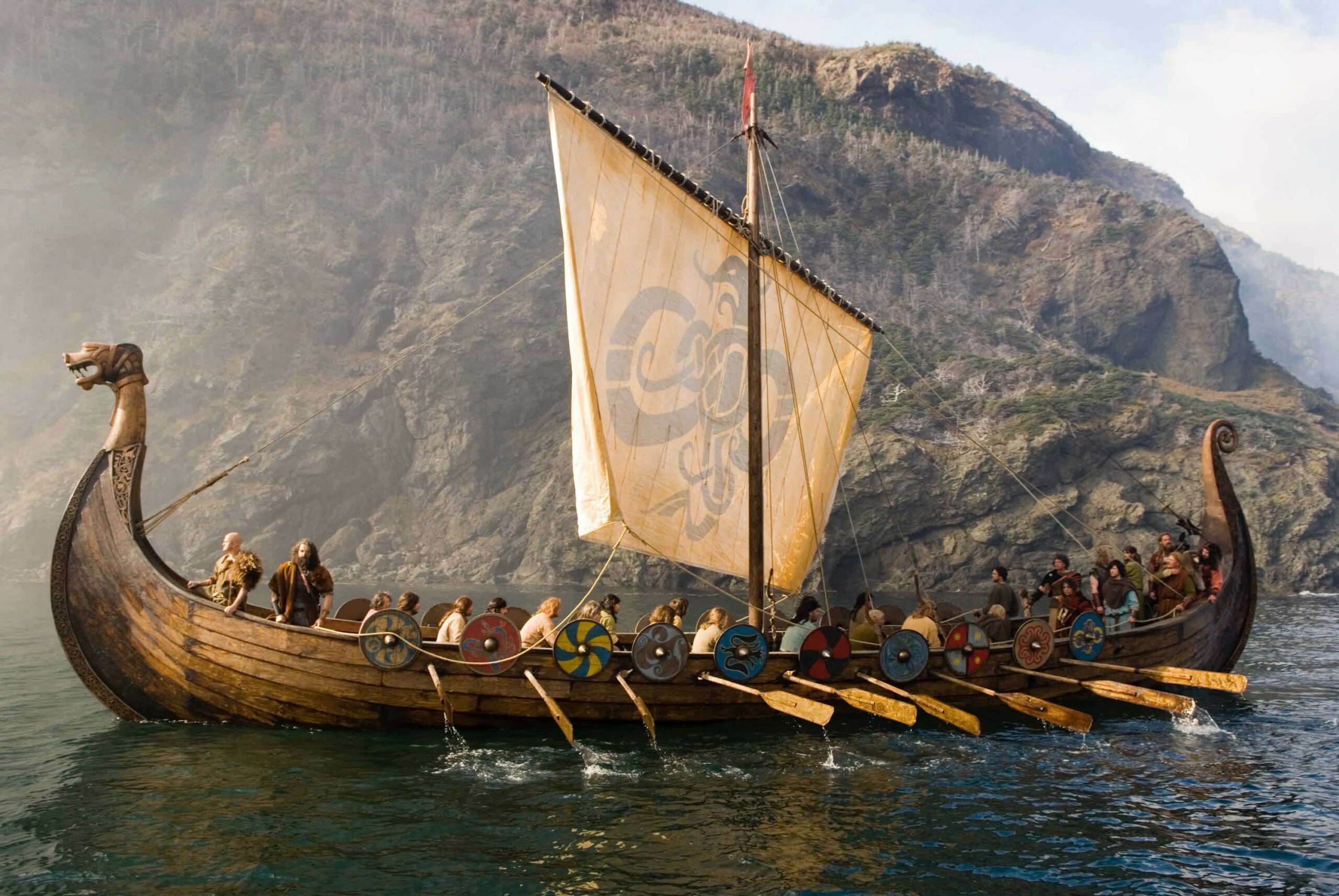 Vikingii, războinicii cunoscuți pentru raidurile lor pe mare