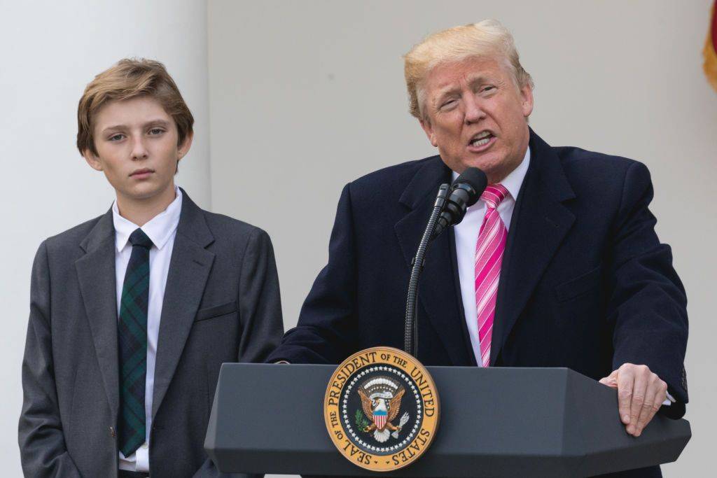 Fiul lui Donald Trump își depășește tatăl în înălțime!