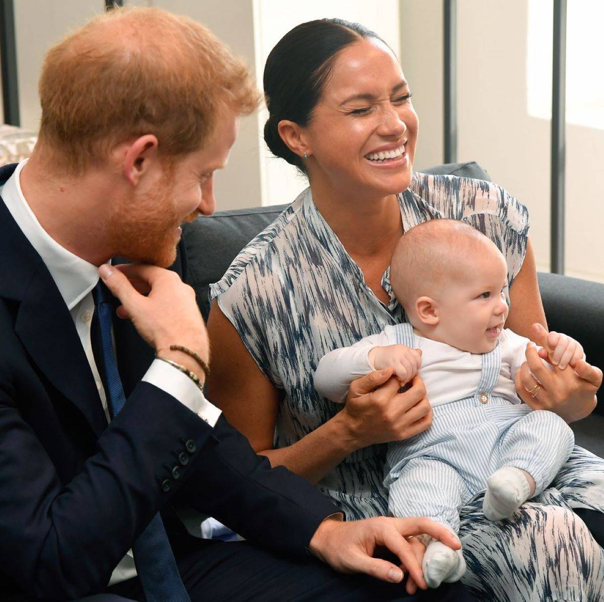 Meghan Markle și Prințul Harry sunt fericiți că au reușit să fie alături de fiul lor în această perioadă