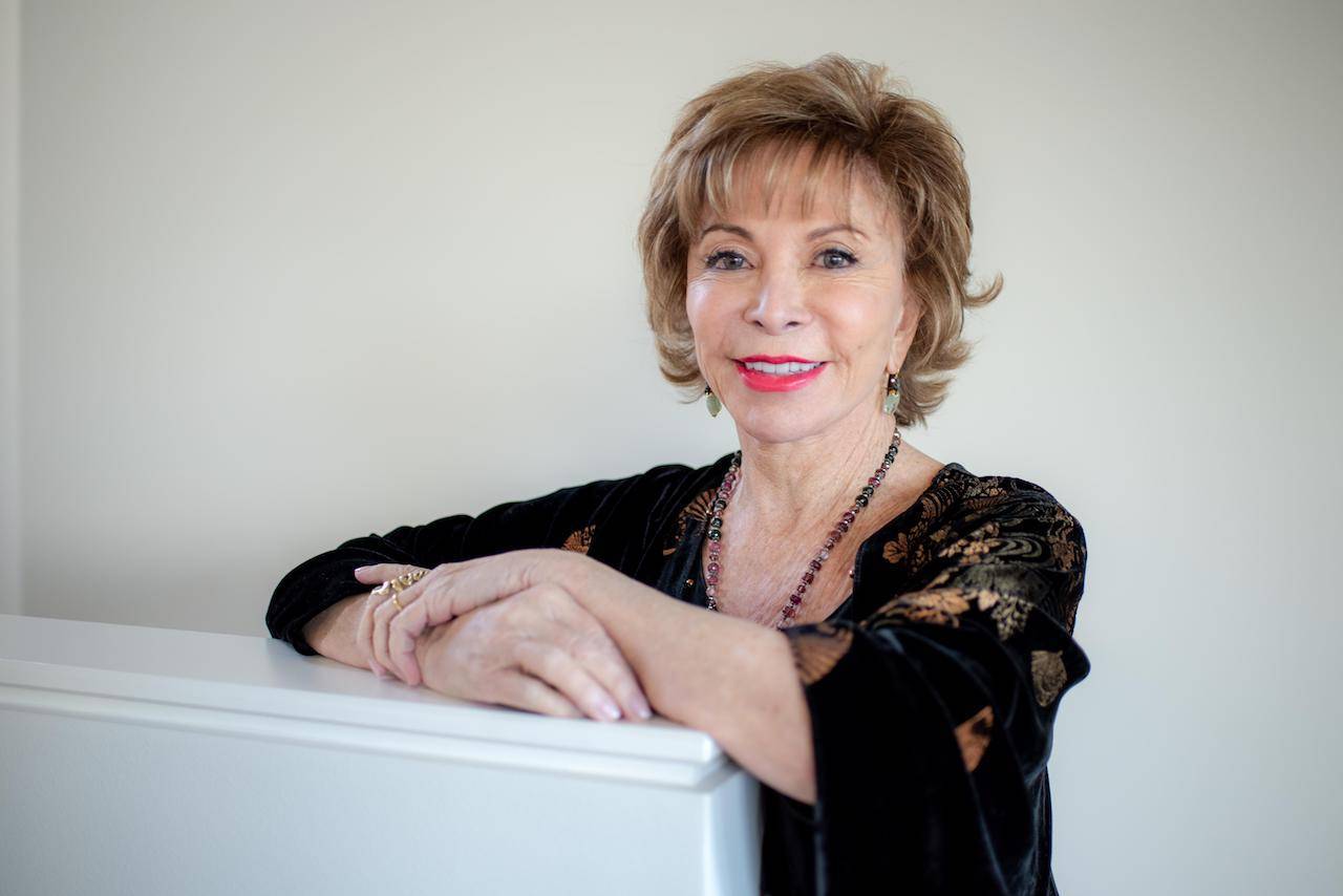 Isabel Allende, Ce vrem noi, femeile – Lansare de carte cu Mihaela Miroiu, Andreea Esca și Denisa Comănescu