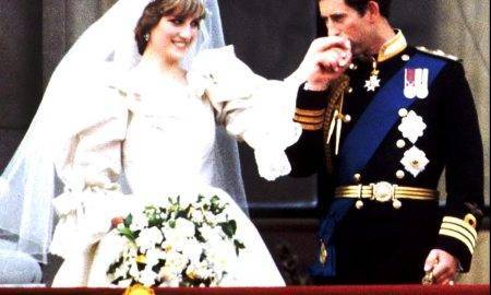 Prințul Charles ar fi sărutat-o pentru prima dată pe prințesa Diana într-un moment în care se simțea singur