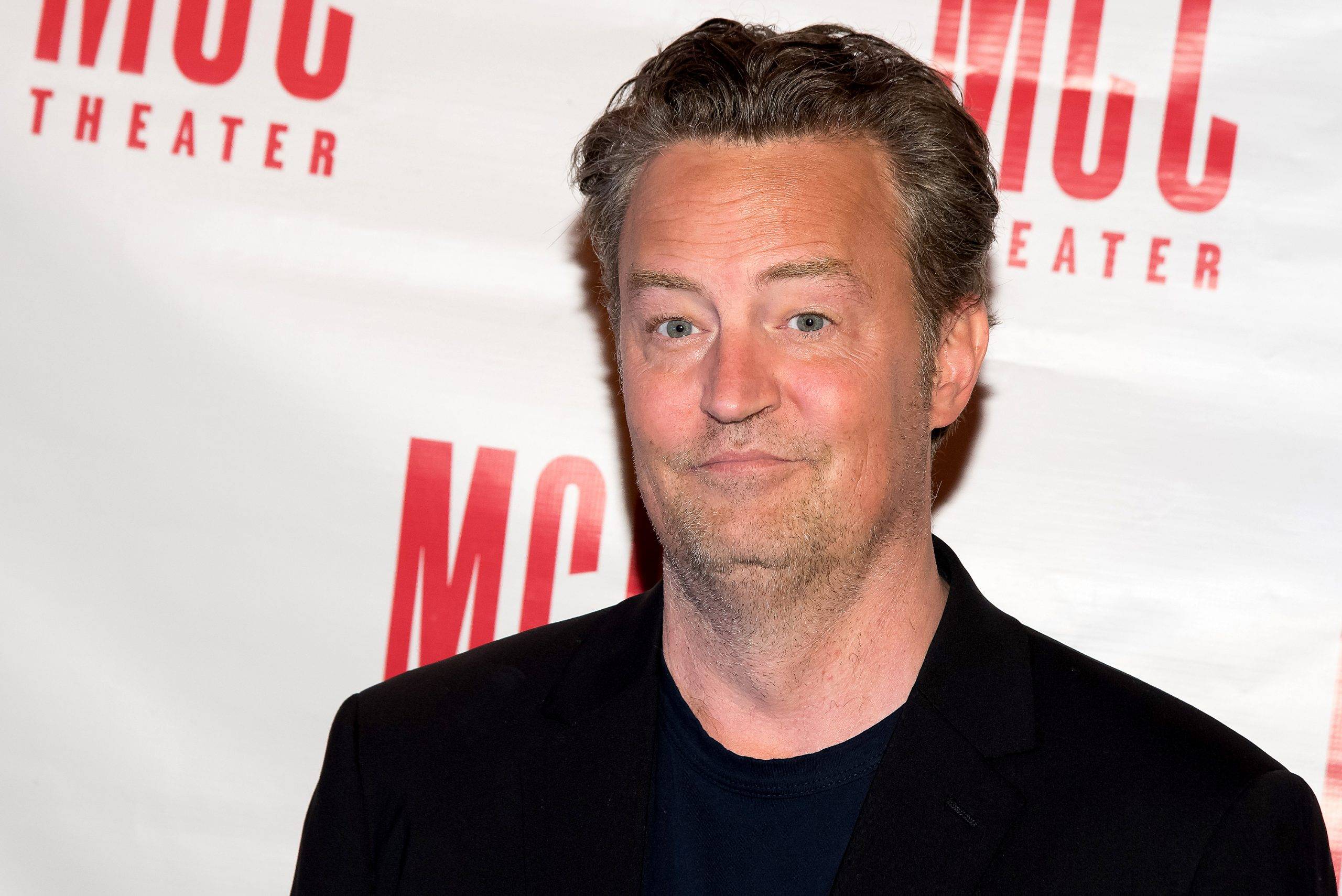 Matthew Perry s-a logodit în sfârșit! Cine este femeia care i-a cucerit inima marelui actor?