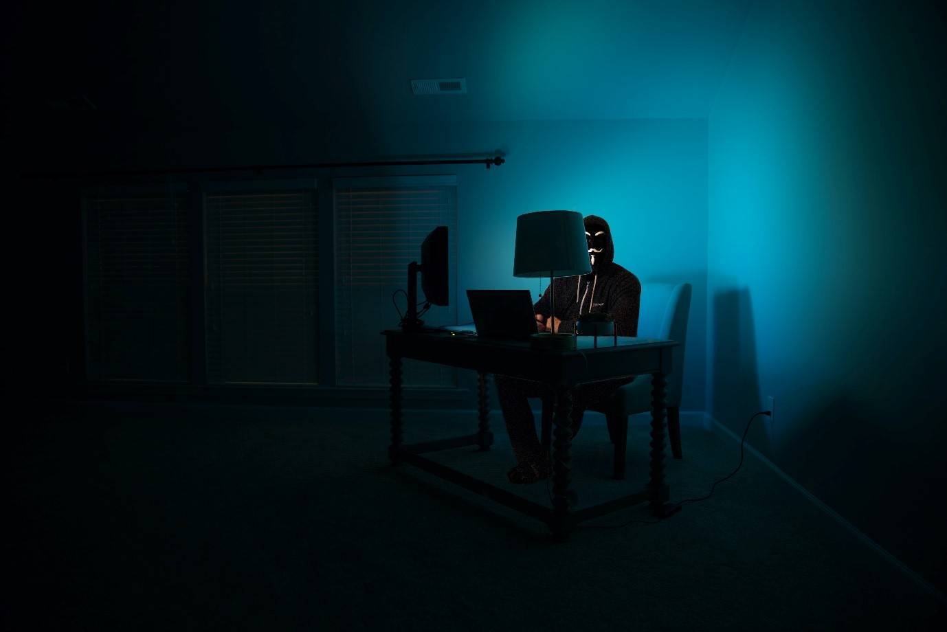Dark Web o parte ascunsă a internetului care nu este folosită doar pentru camuflare