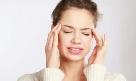 5 remedii naturale pentru migrene. Scapă de durerile de cap