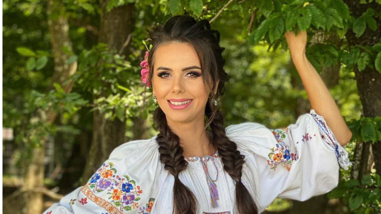 Georgiana Lobonț s-a reinventat în pandemie! Cât câștigă cântăreața de muzică populară din YouTube?