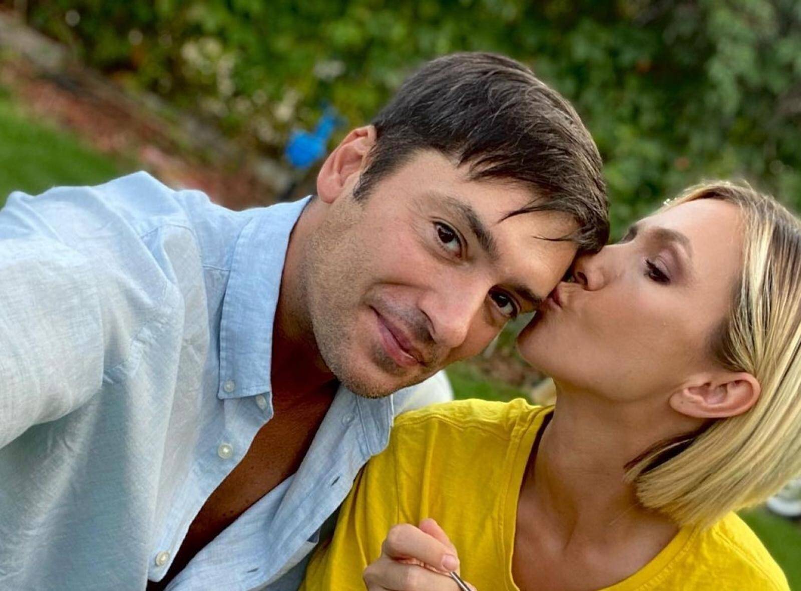 Adela Popescu și Radu Vâlcan par familia perfectă, dar nu sunt deloc așa! Blondina face dezvăluiri din interior