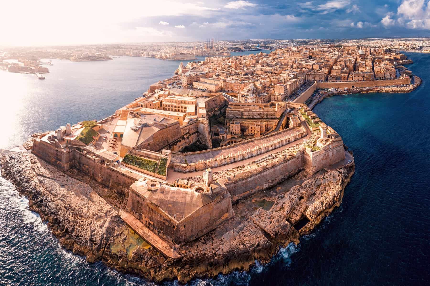 Malta, țara care le decontează turiștilor cazarea! Lucruri interesante despre cei 316 km²