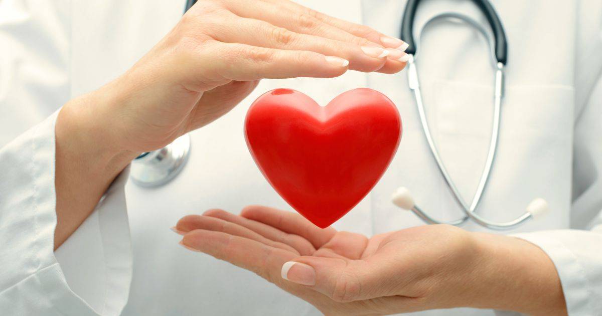 Picioarele reci și umflate pot fi cauza unei boli cardiovasculare grave