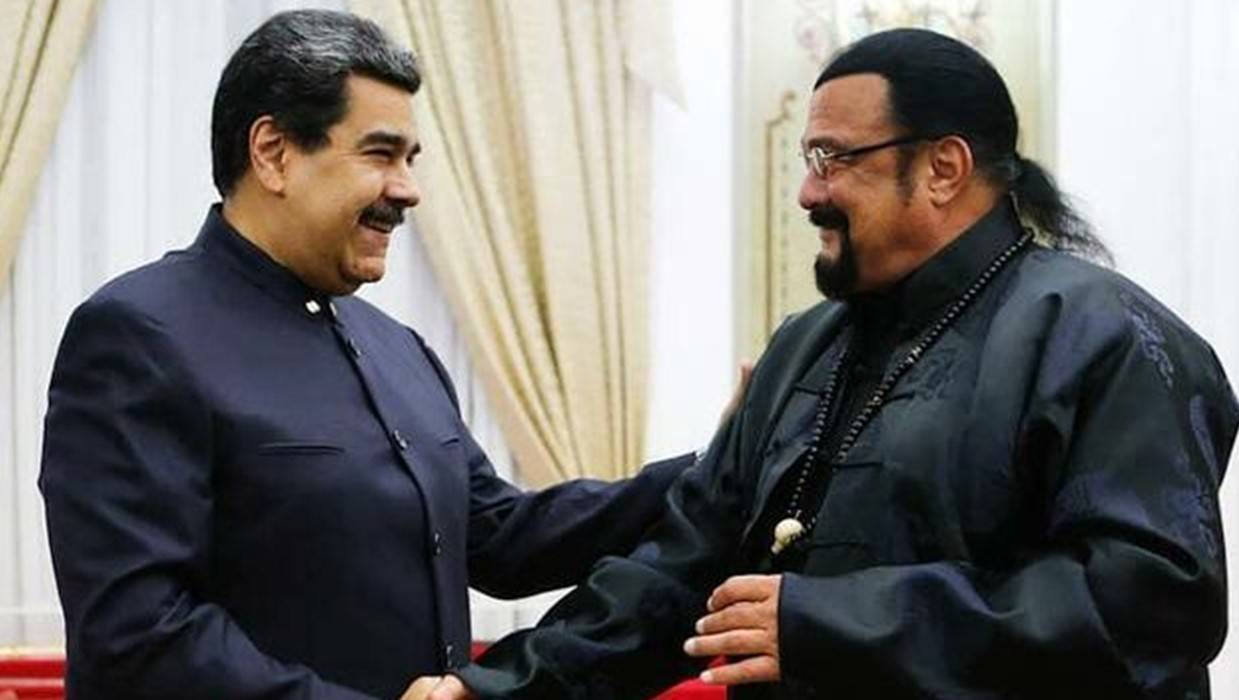 Steven Segal i-a făcut un cadou neașteptat președintelui Venezuelei, Nicolas Maduro!