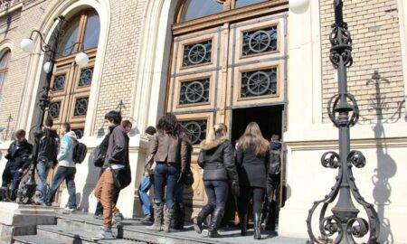Discriminare în campusurile studențești din Cluj! Rămân cazați pe timpul verii doar cei care au făcut vaccinul