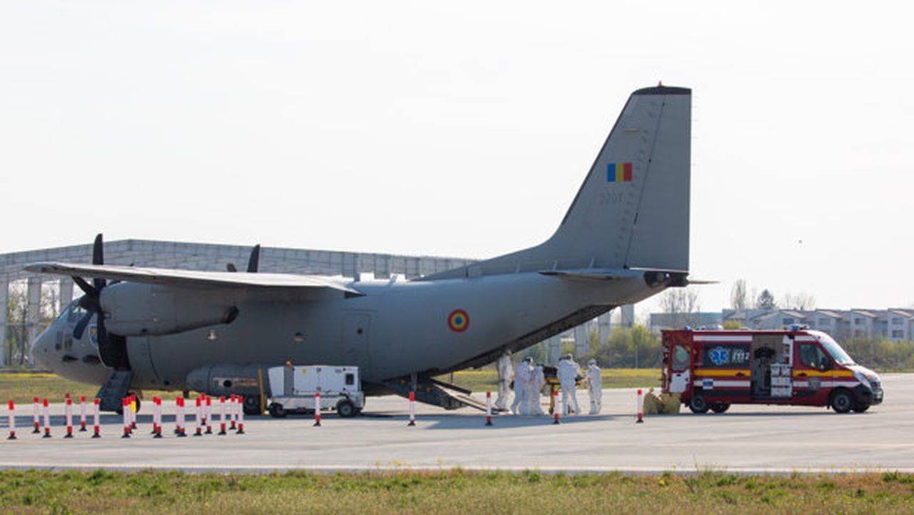 Angajații răniți grav în explozia de la Petromidia, transportați în Germania cu un avion al MApN