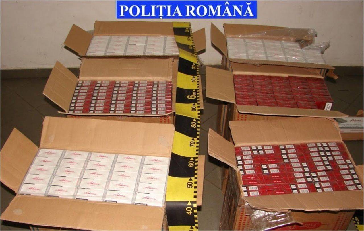 Încă un traficant a fost prins în Suceava! Contrabanda cu țigări, la ea acasă