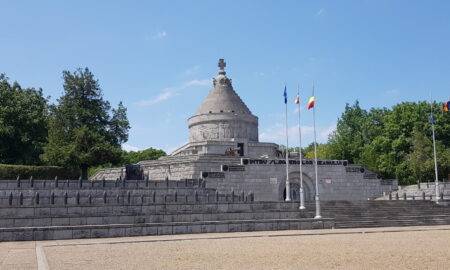 Mausoleul de la Mărășești – clipiri de istorie printre ziduri de beton