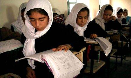 Talibanii au dat primele legi! Fetele nu mai au voie să stea cu băieții în aceeași școală