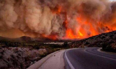 California, cuprinsă de flăcări! „Dixie Fire„ devine al doilea cel mai mare din istoria statului