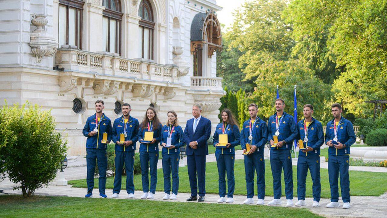 Sportivii medaliați la Jocurile Olimpice, decorați de Klaus Iohannis