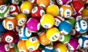 Loteria Română a extras noi numere câștigătoare. Ce români ar putea câștiga marele premiu