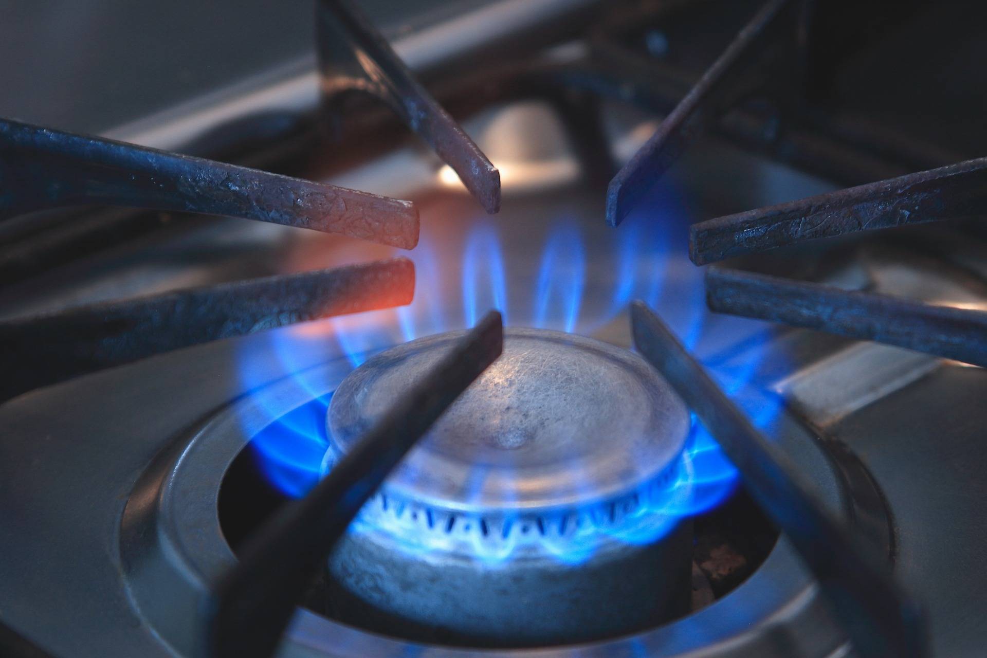 Analiză Reuters: Iarna 2021 ar putea aduce prețuri record la gazele naturale