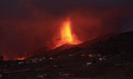 Norul poluant rezultat în urmă erupției vulcanului din La Palma ajunge în România în scurt timp