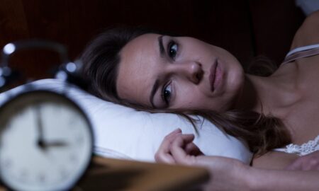 Te trezești noaptea la aceeași oră? Iată de ce treci prin acest fenomen înfricoșător