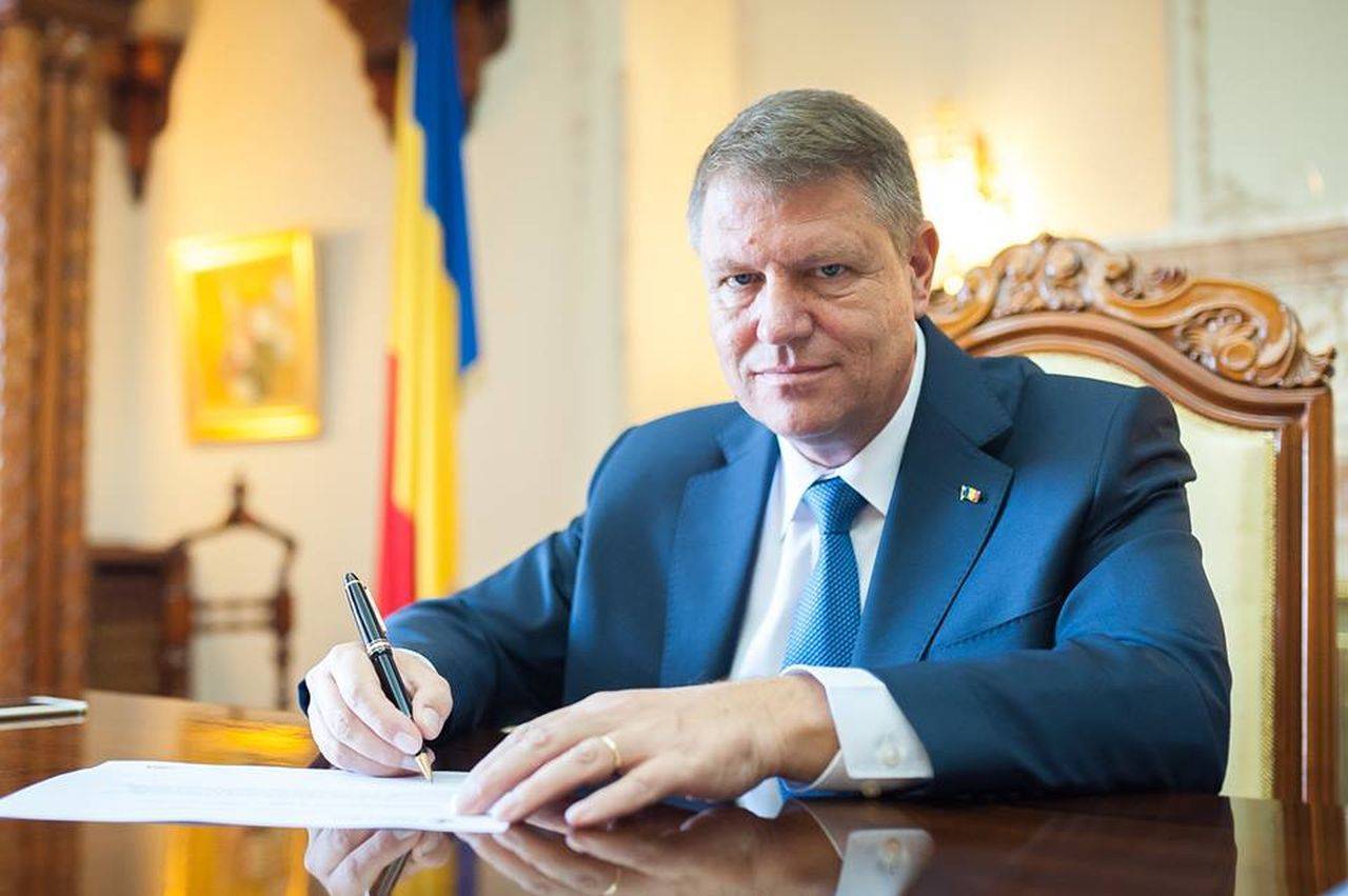 Klaus Iohannis a promulgat Legea consumatorului vulnerabil! Românii primesc sprijin, de la 1 noiembrie