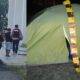 Un pelerin care era cu cortul într-un parc din Craiova a fost jefuit! A rămas fără 2.300 de euro și 19.100 grivne 