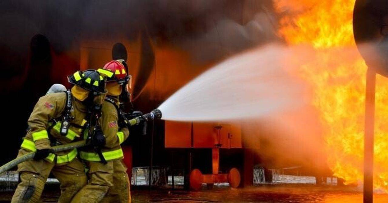 Incendiu la un hotel din Eforie Nord! Peste 80 de oameni au fost evacuați de urgență