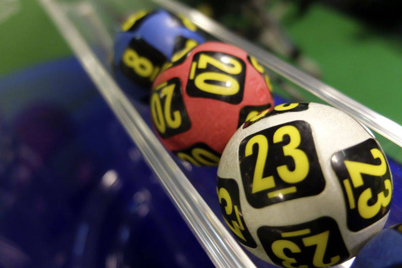 Loteria Română a extras numerele norocoase din 26 septembrie. Care sunt șansele românilor la marele premiu