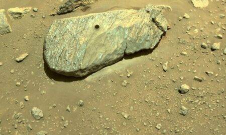Roverul Perseverance NASA a reușit să colecteze prima rocă de pe Marte
