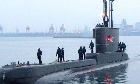 Un submarin cu 1,8 tone de cocaină la bord a fost oprit la timp de Forțele Navale