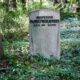 Negaționist al Holocaustului, înhumat în mormântul unui evreu! Biserica își cere scuze