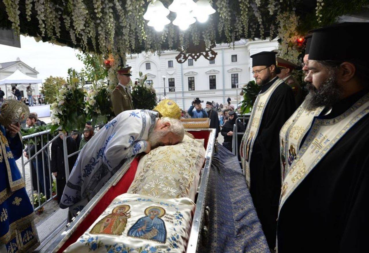 Tradiții și Obiceiuri pentru ziua de Sfânta Parascheva. Ce nu e bine să faci în zi de mare sărbătoare