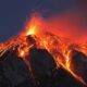 Lava vulcanului Cumbre Vieja a distrus o fabrică de ciment și a izolat în case 3000 de oameni