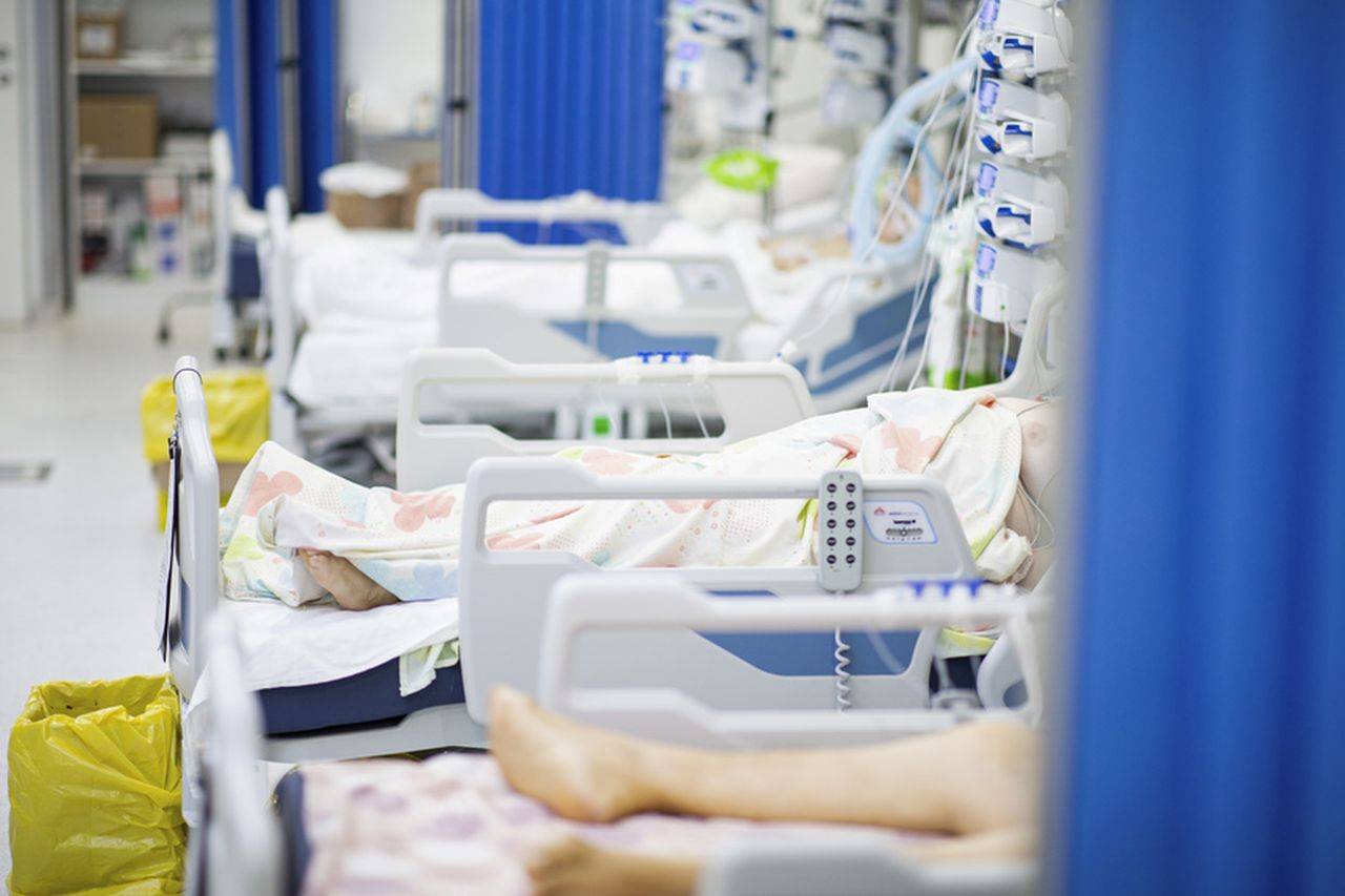 Un pacient s-a aruncat de la etajul cinci al spitalului din Ploiești