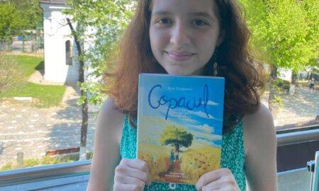 10 cărți de pus sub brad recomandate de Ana Dragomir, scriitoare la 14 ani
